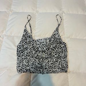 Urban Outfitters Middle-Tie Cropped tank top